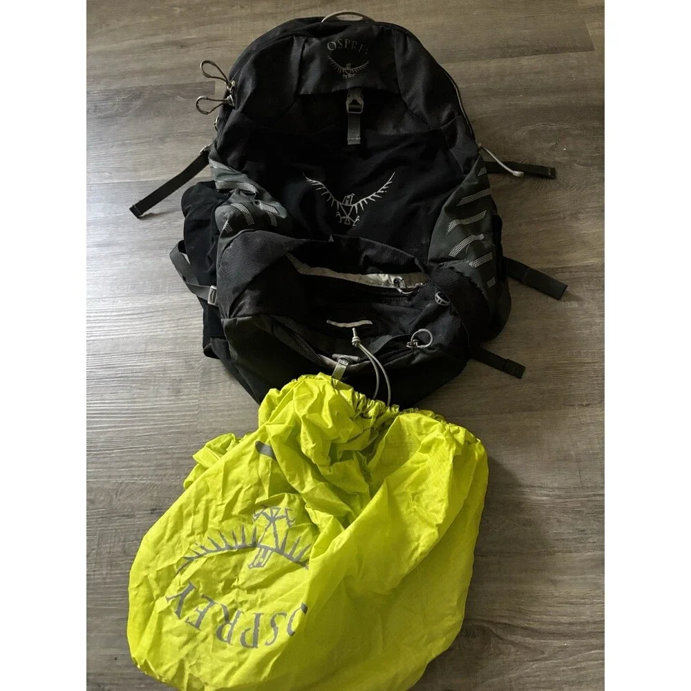 OSPREY Escapist 32 Rucksack Backpack Daypack Hiking Biking Cycling